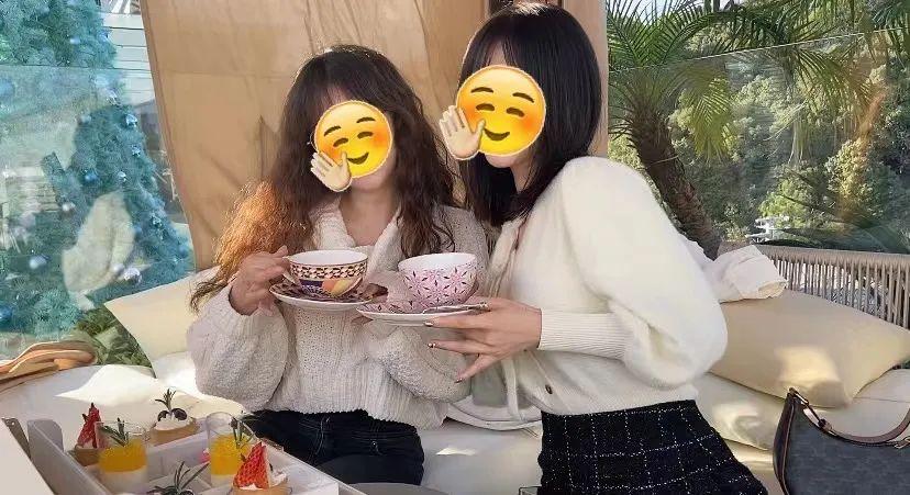 小县城里的大小姐们.老家上岸的95后被大城市打工人眼红呀