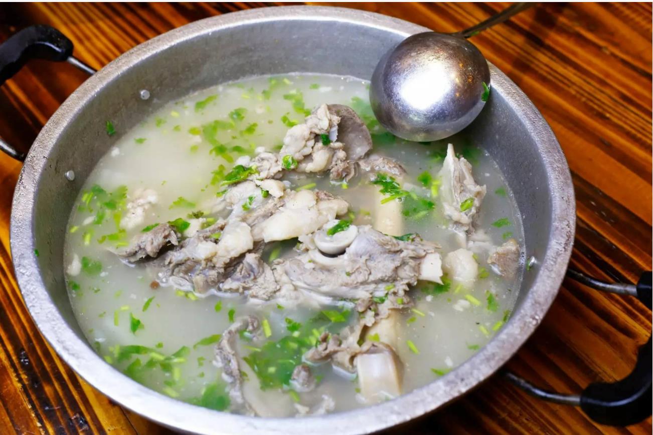 牛肉和羊肉煮熟后重量会变化吗?为什么卤菜店的熟肉要贵