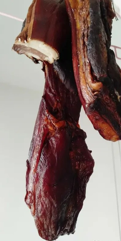 熟人亲揭：腊肉黑幕，一夜速成“毒腊肉”你还敢吃吗