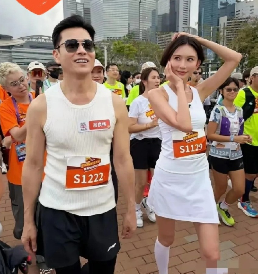 林志玲香港马拉松“痴汉脸” 竟因吕良伟这逆天状态？